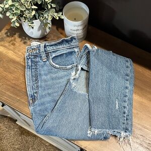 Abercrombie The Skinny High Rise Mom Jean